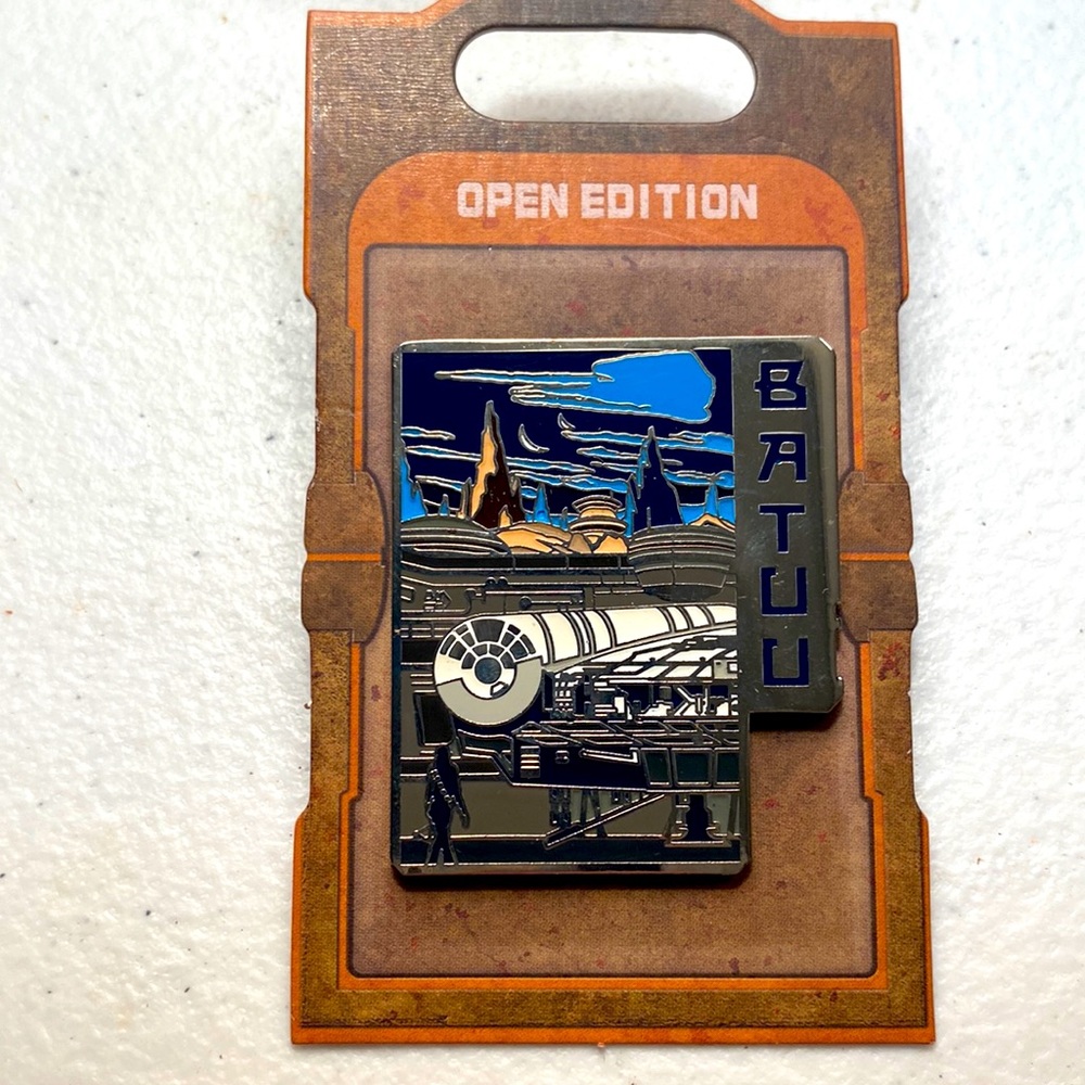 NEW DisneyTrading Pin 135250 Galaxy’s Edge Black Spire Outpost & MilleniumFalcon